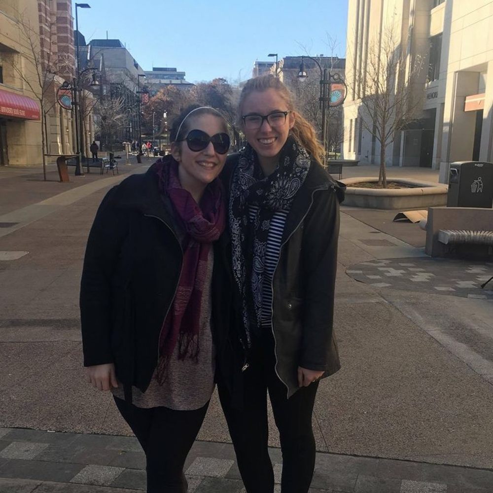 Meet your Posher, Laura